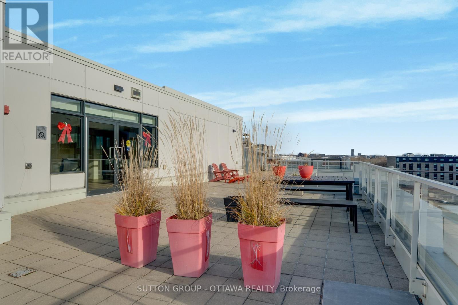












201 - 11 AVENUE DES OBLATS AVENUE

,
Ottawa,




Ontario
K1S5V8

