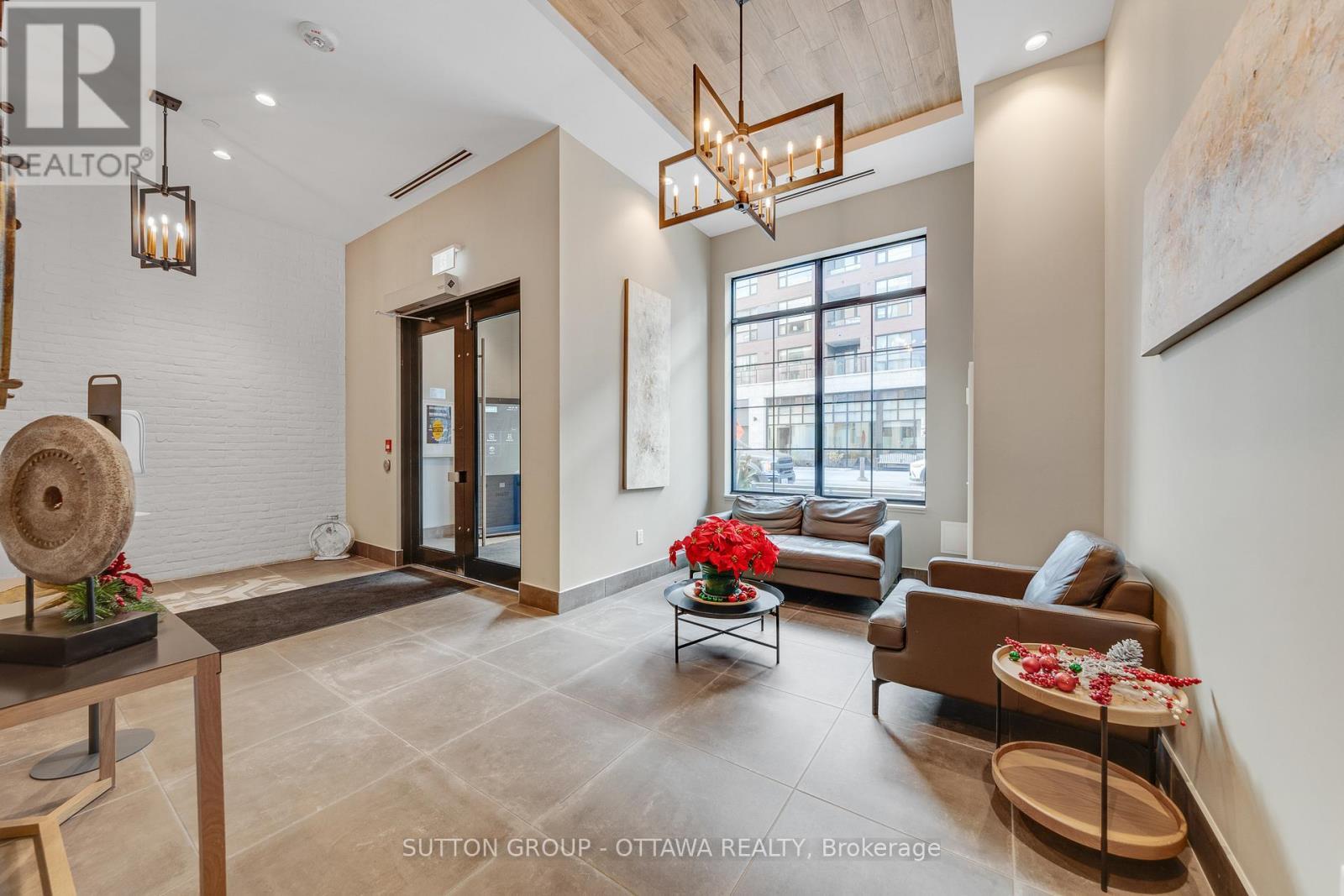












201 - 11 AVENUE DES OBLATS AVENUE

,
Ottawa,




Ontario
K1S5V8

