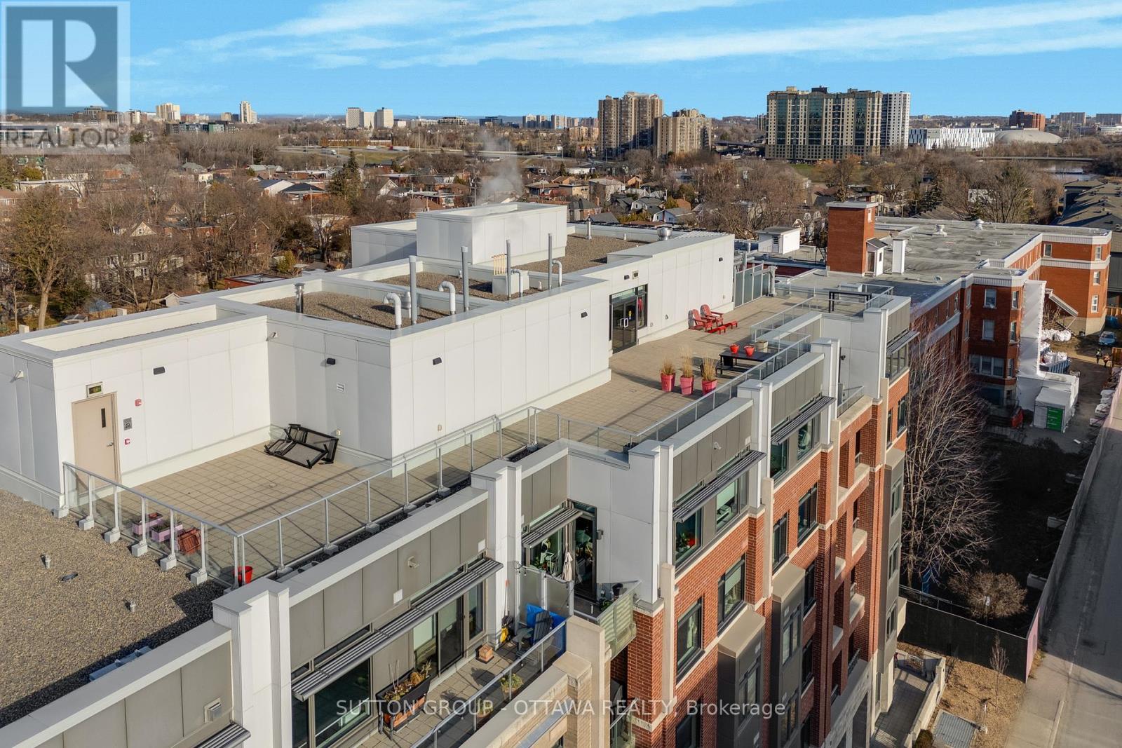 












201 - 11 AVENUE DES OBLATS AVENUE

,
Ottawa,




Ontario
K1S5V8

