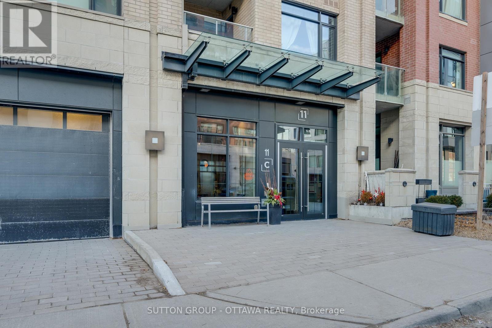 












201 - 11 AVENUE DES OBLATS AVENUE

,
Ottawa,




Ontario
K1S5V8

