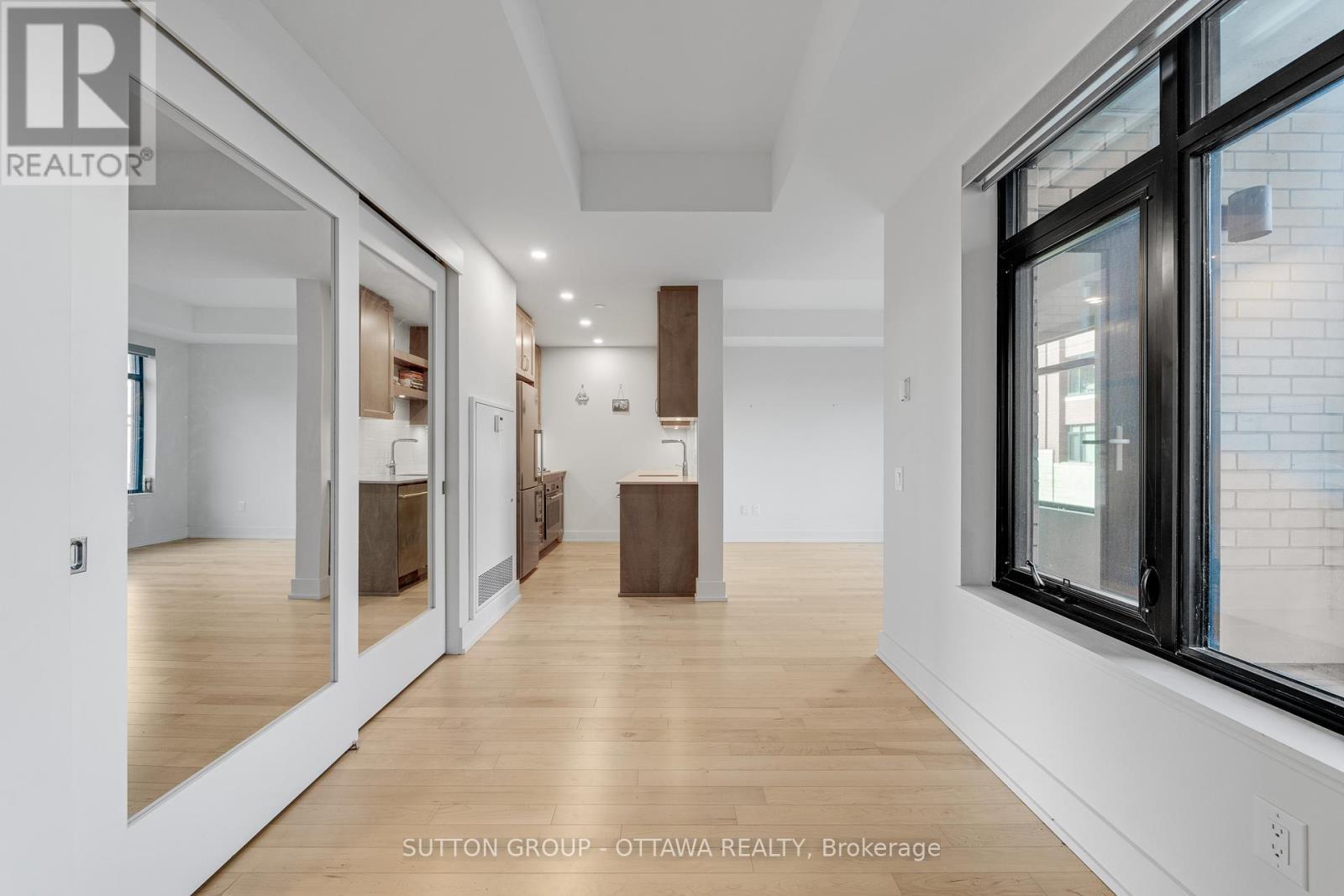 












201 - 11 AVENUE DES OBLATS AVENUE

,
Ottawa,




Ontario
K1S5V8

