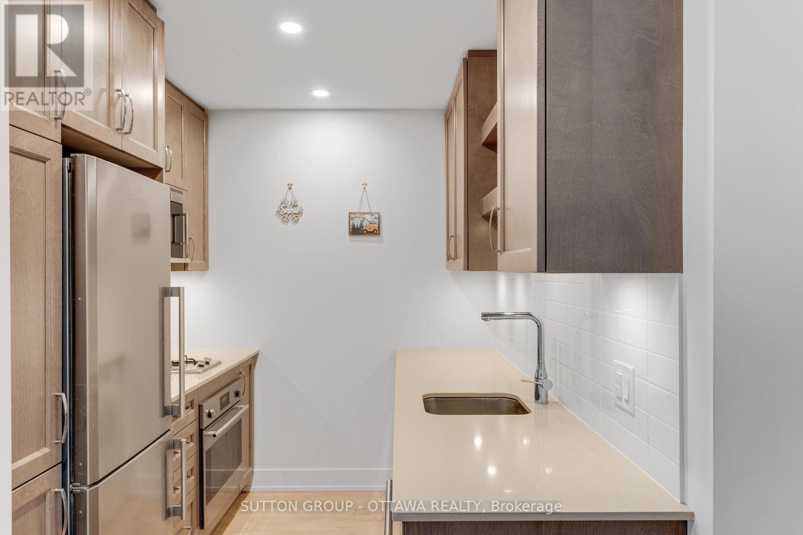 












201 - 11 AVENUE DES OBLATS AVENUE

,
Ottawa,




Ontario
K1S5V8

