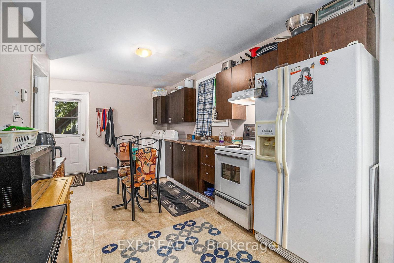 












28 LEFEBVRE AVENUE

,
Cornwall,




Ontario
K6H5G4

