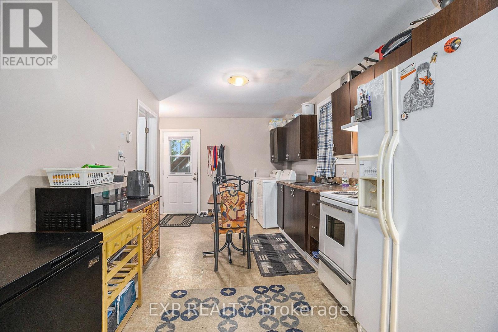 












28 LEFEBVRE AVENUE

,
Cornwall,




Ontario
K6H5G4

