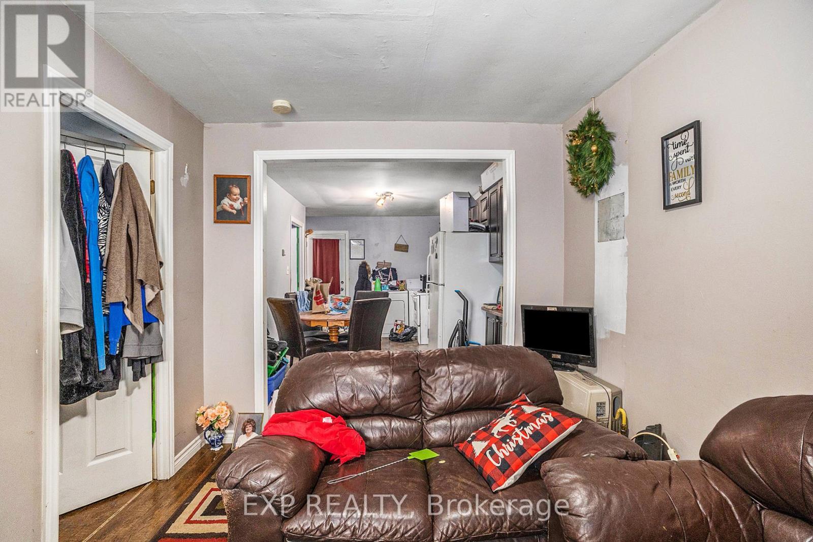 












28 LEFEBVRE AVENUE

,
Cornwall,




Ontario
K6H5G4

