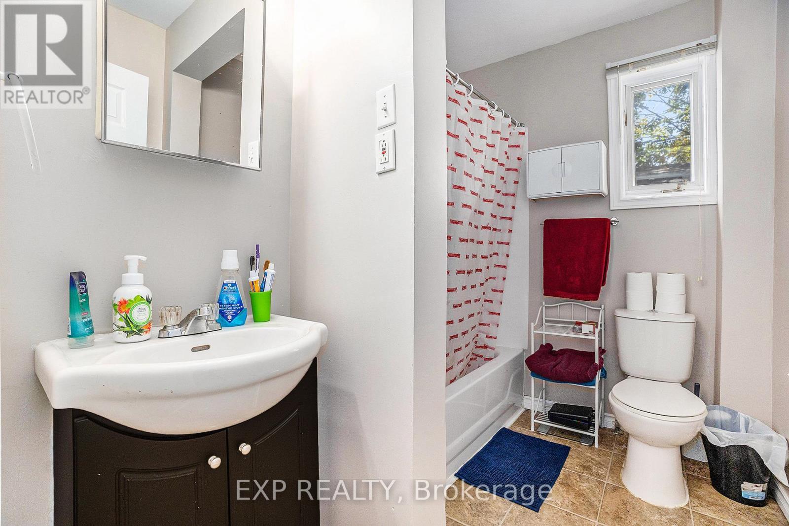 












28 LEFEBVRE AVENUE

,
Cornwall,




Ontario
K6H5G4

