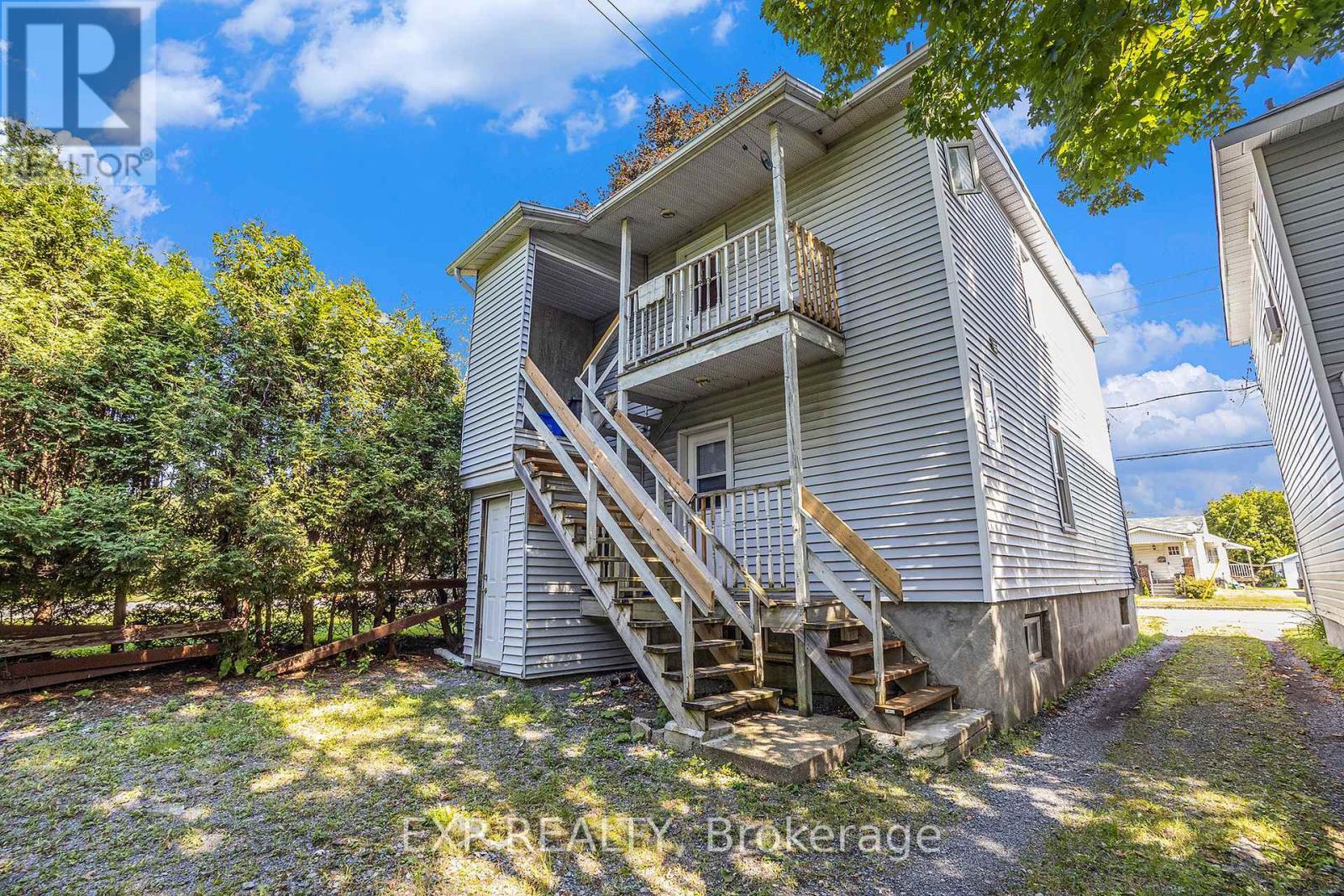 












28 LEFEBVRE AVENUE

,
Cornwall,




Ontario
K6H5G4

