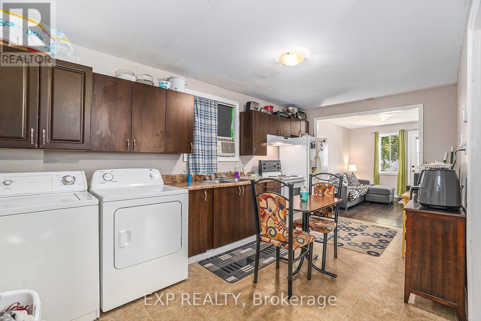 












28 LEFEBVRE AVENUE

,
Cornwall,




Ontario
K6H5G4

