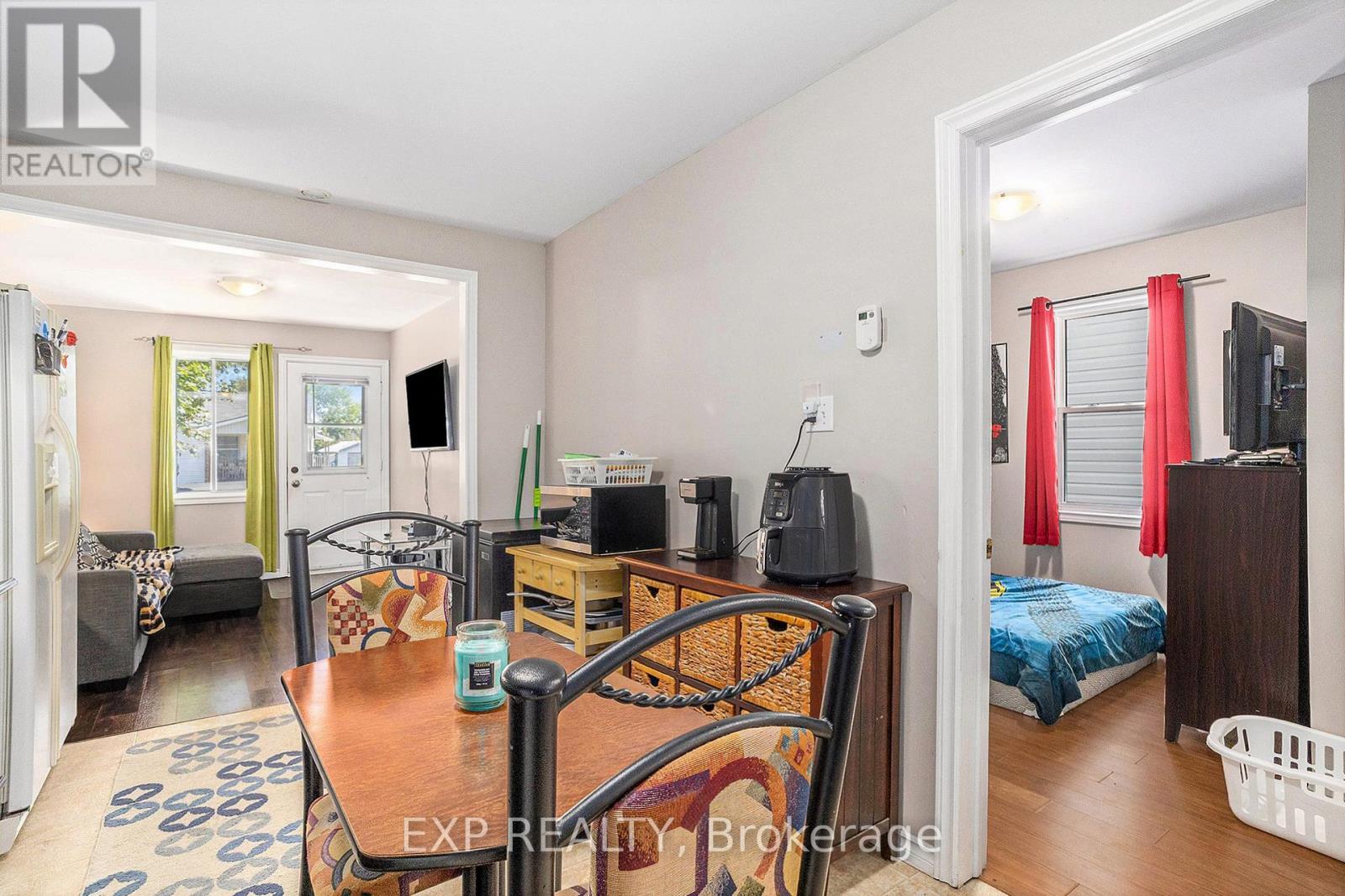 












28 LEFEBVRE AVENUE

,
Cornwall,




Ontario
K6H5G4

