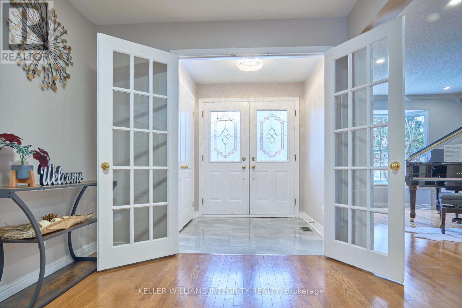 












9 SHANNONDOE CRESCENT

,
Ottawa,




Ontario
K2M2C8

