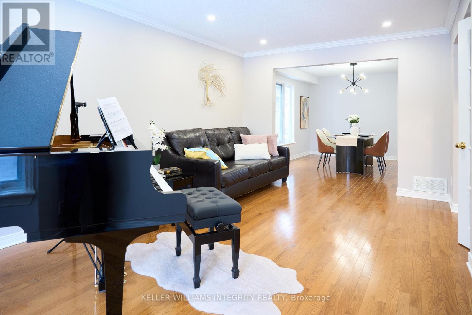 












9 SHANNONDOE CRESCENT

,
Ottawa,




Ontario
K2M2C8

