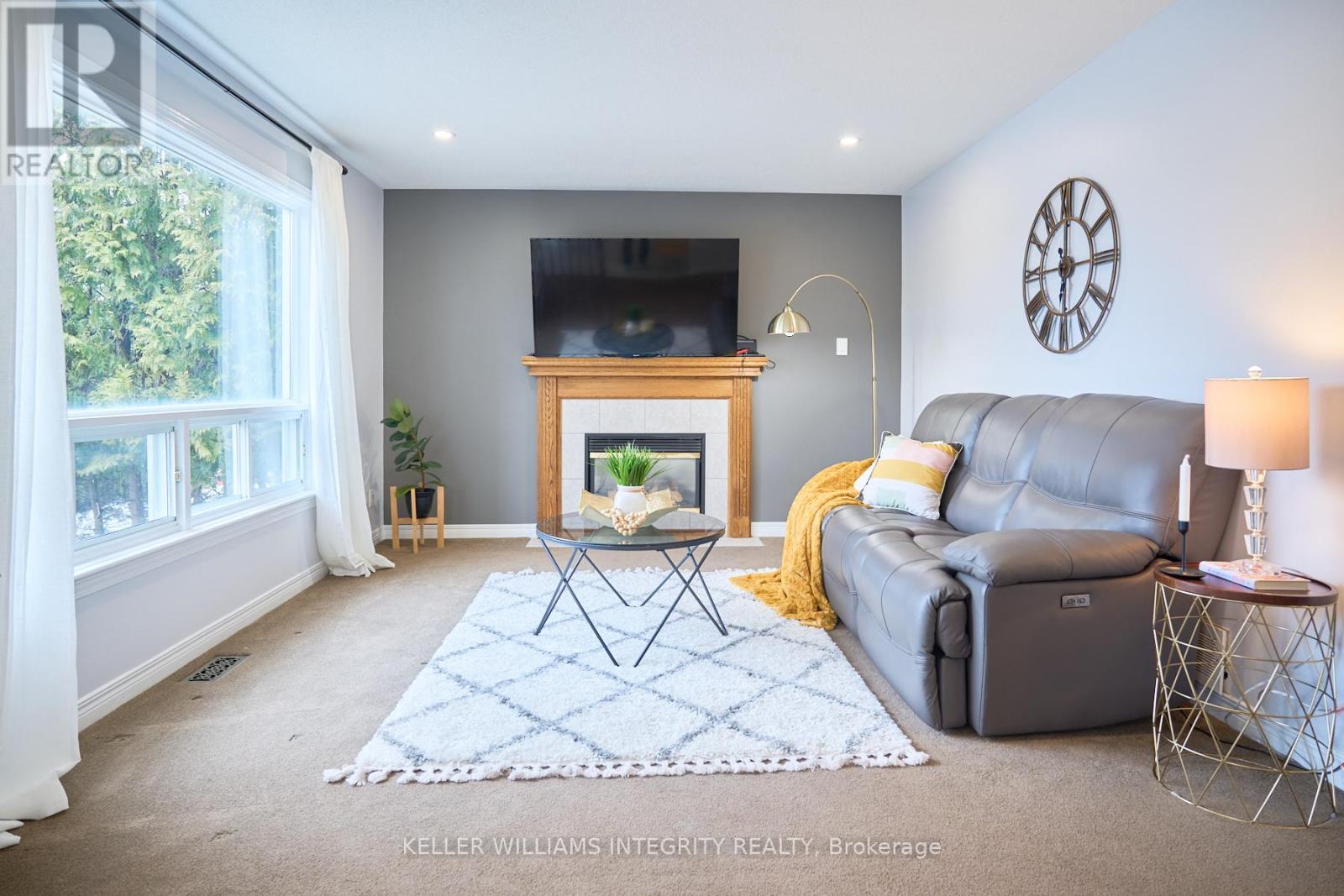 












9 SHANNONDOE CRESCENT

,
Ottawa,




Ontario
K2M2C8


