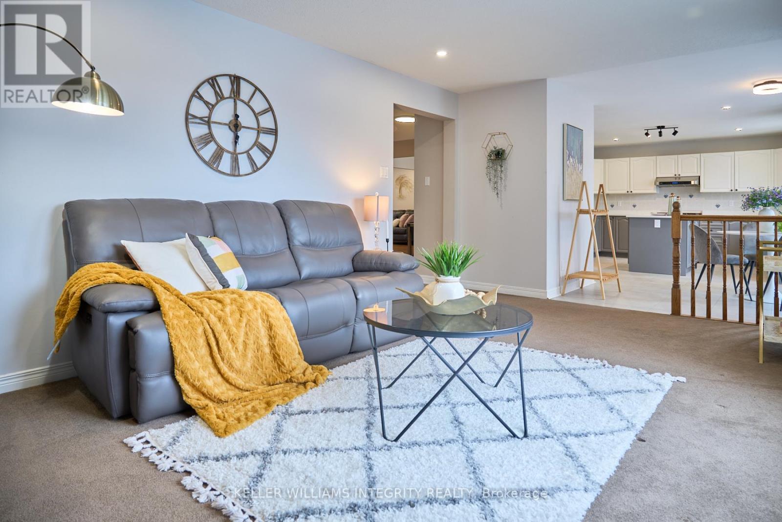 












9 SHANNONDOE CRESCENT

,
Ottawa,




Ontario
K2M2C8

