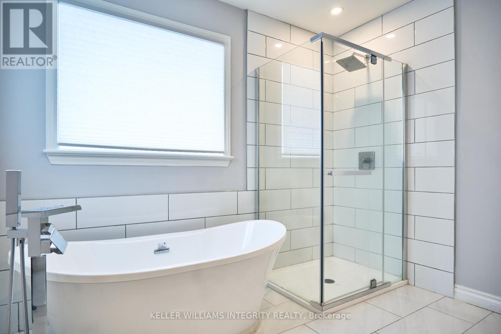 












9 SHANNONDOE CRESCENT

,
Ottawa,




Ontario
K2M2C8

