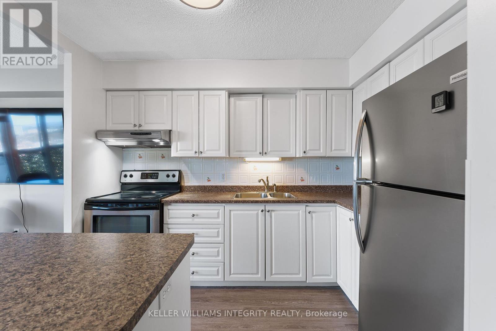 












1804 - 158 MCARTHUR AVENUE

,
Ottawa,




Ontario
K1L8E7

