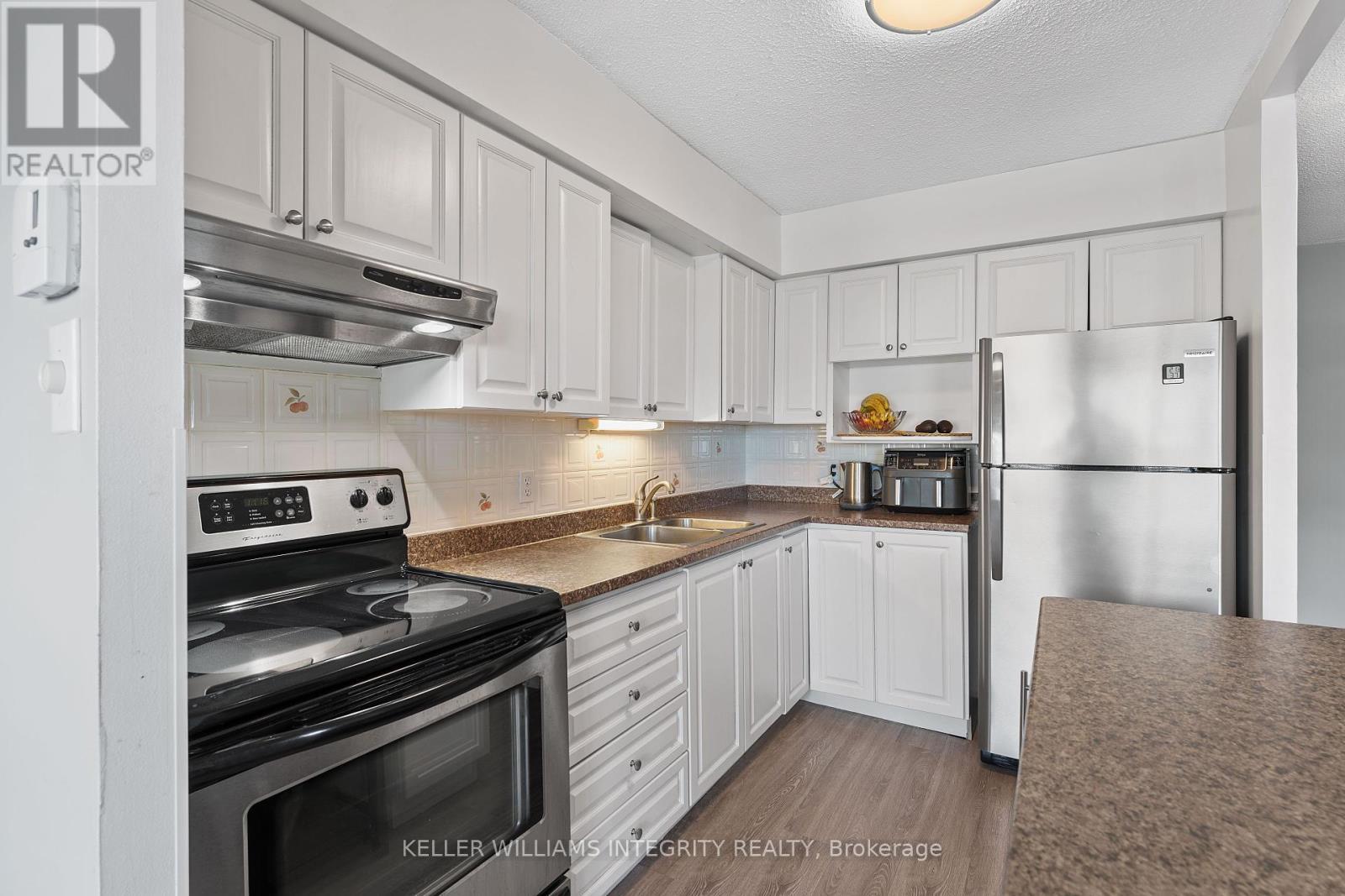 












1804 - 158 MCARTHUR AVENUE

,
Ottawa,




Ontario
K1L8E7

