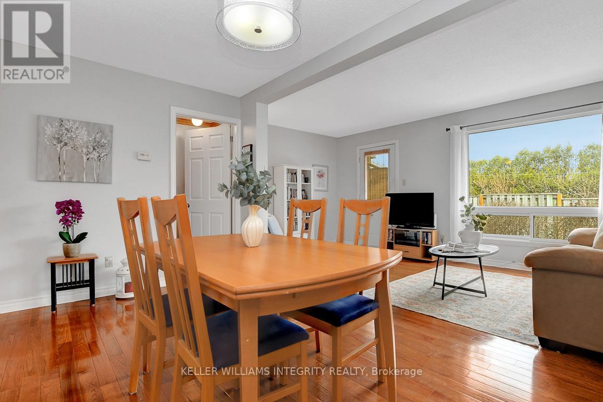 












46 BERING COURT

,
Ottawa,




Ontario
K2L2B7

