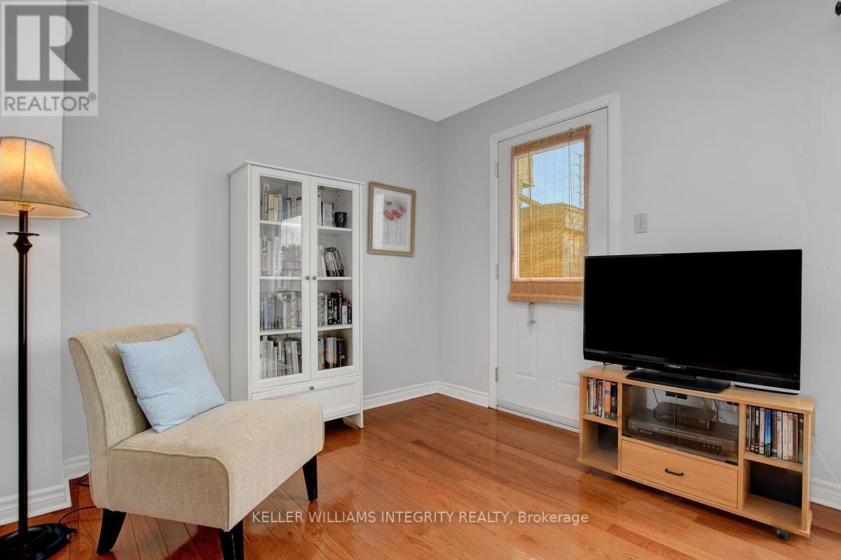 












46 BERING COURT

,
Ottawa,




Ontario
K2L2B7

