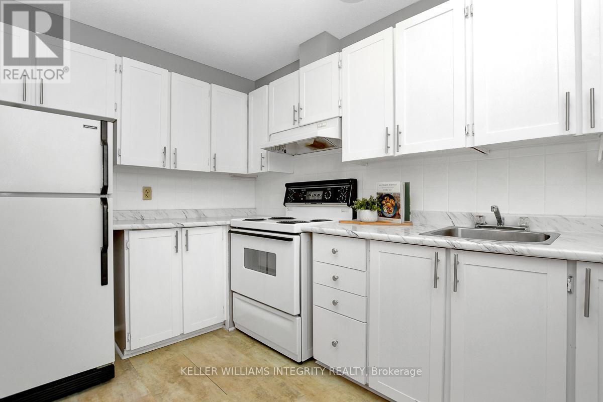 












46 BERING COURT

,
Ottawa,




Ontario
K2L2B7


