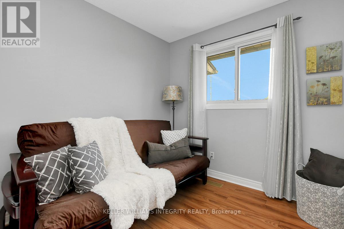 












46 BERING COURT

,
Ottawa,




Ontario
K2L2B7

