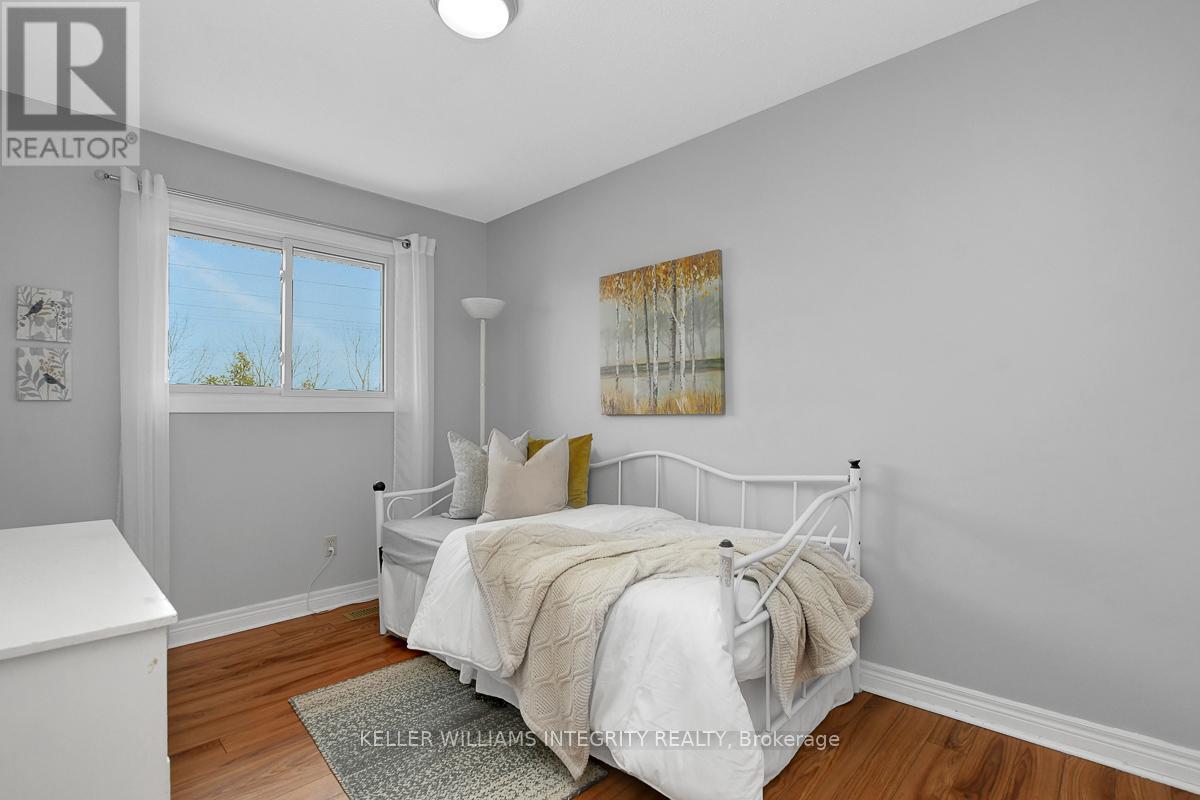












46 BERING COURT

,
Ottawa,




Ontario
K2L2B7


