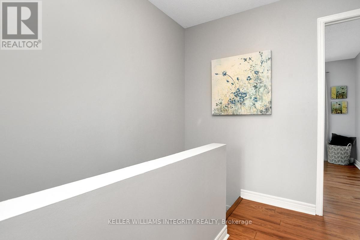 












46 BERING COURT

,
Ottawa,




Ontario
K2L2B7

