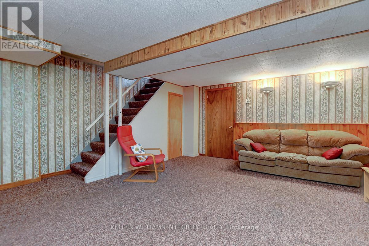 












46 BERING COURT

,
Ottawa,




Ontario
K2L2B7

