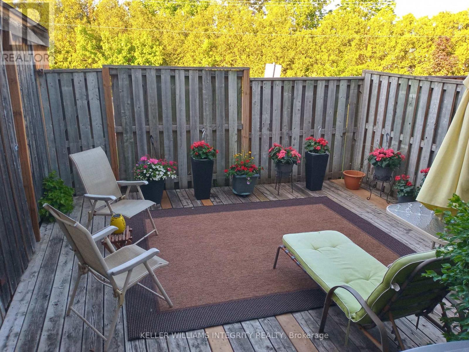 












46 BERING COURT

,
Ottawa,




Ontario
K2L2B7

