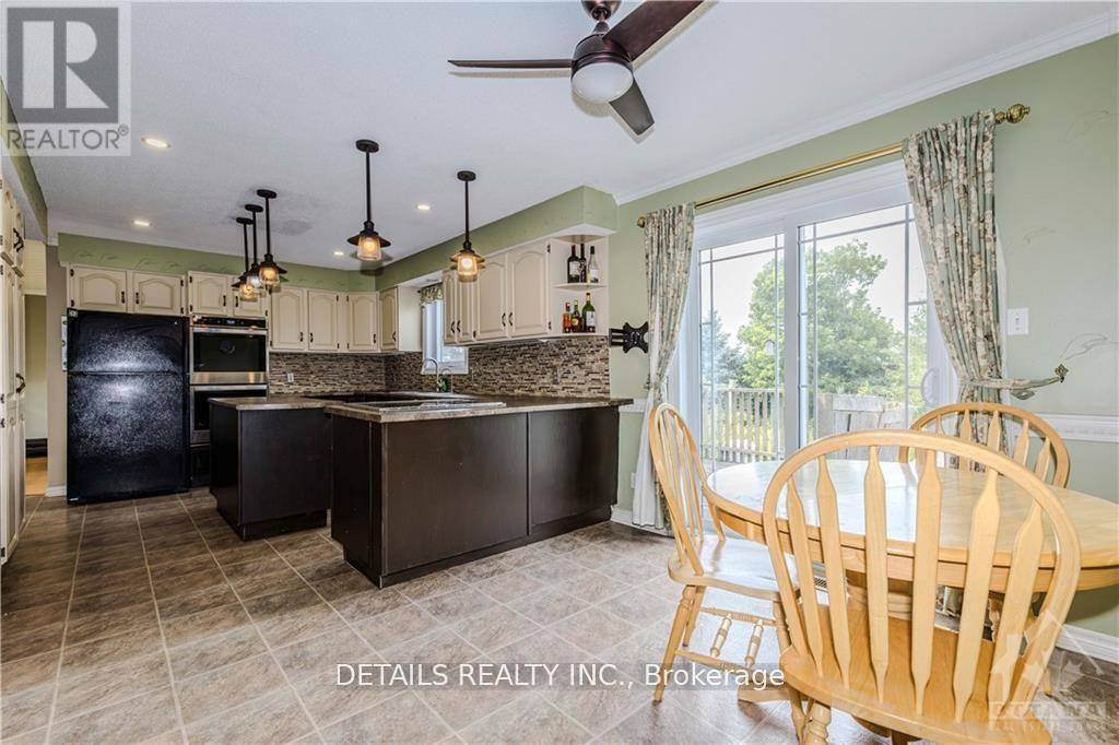 












1361 RTE 500 ROUTE

,
Russell,




Ontario
K0A1W0

