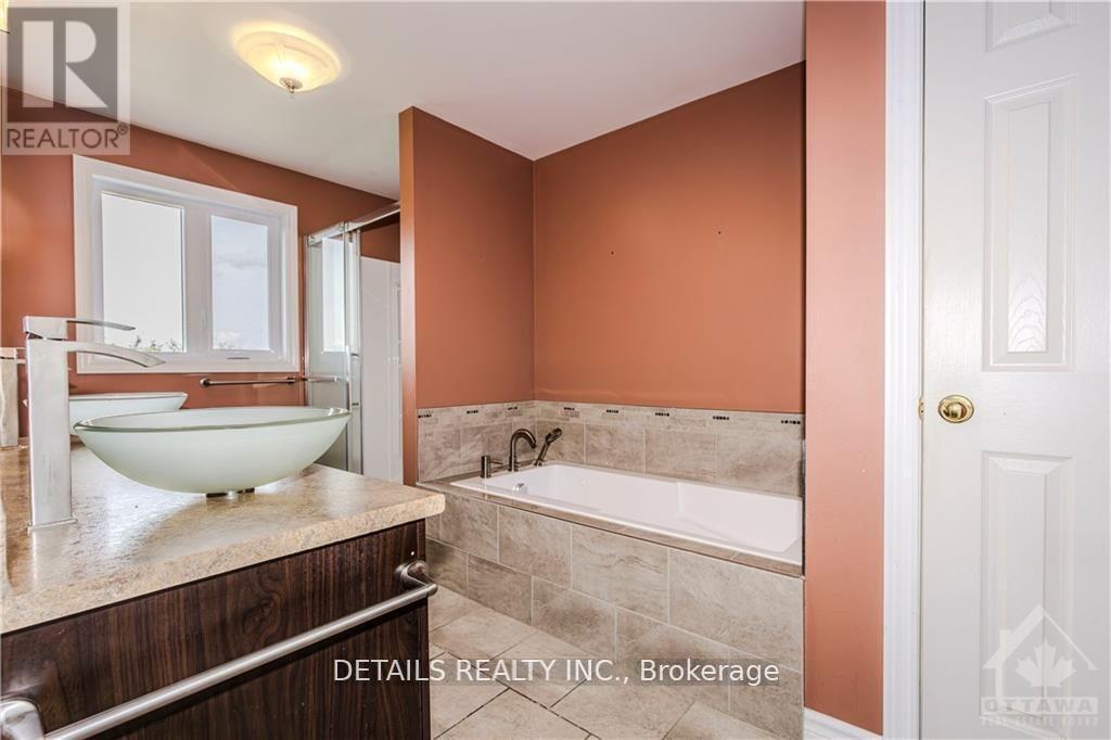 












1361 RTE 500 ROUTE

,
Russell,




Ontario
K0A1W0

