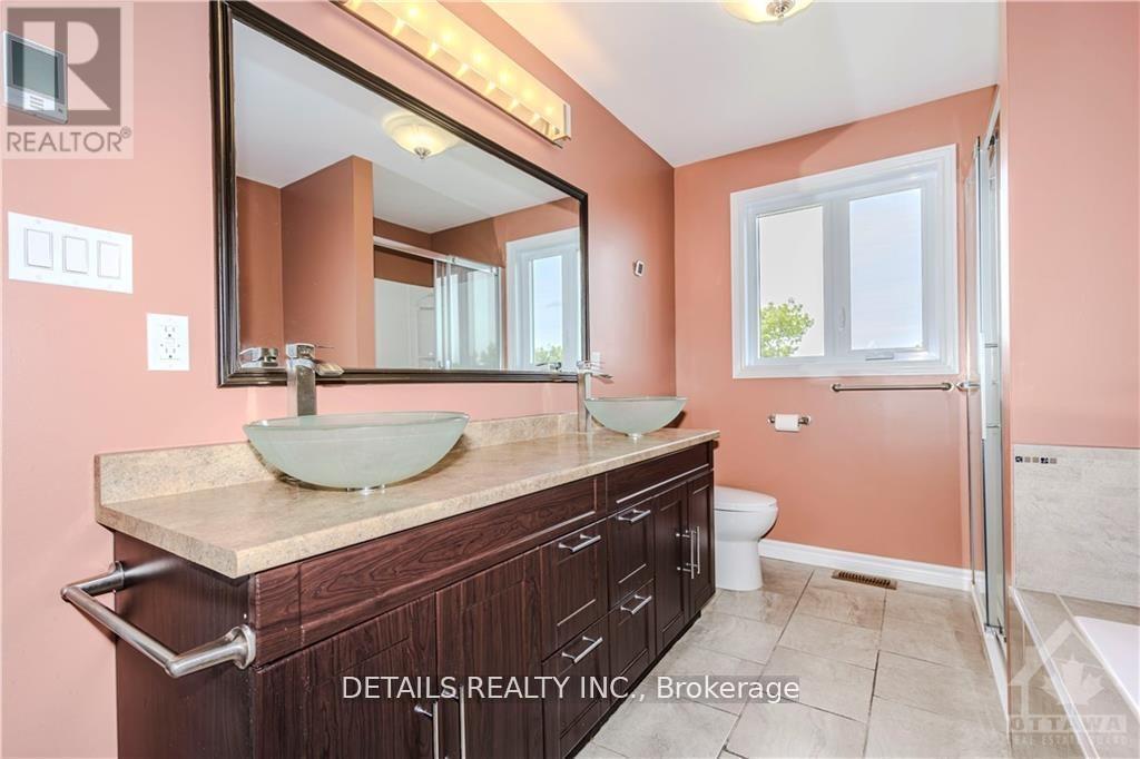












1361 RTE 500 ROUTE

,
Russell,




Ontario
K0A1W0

