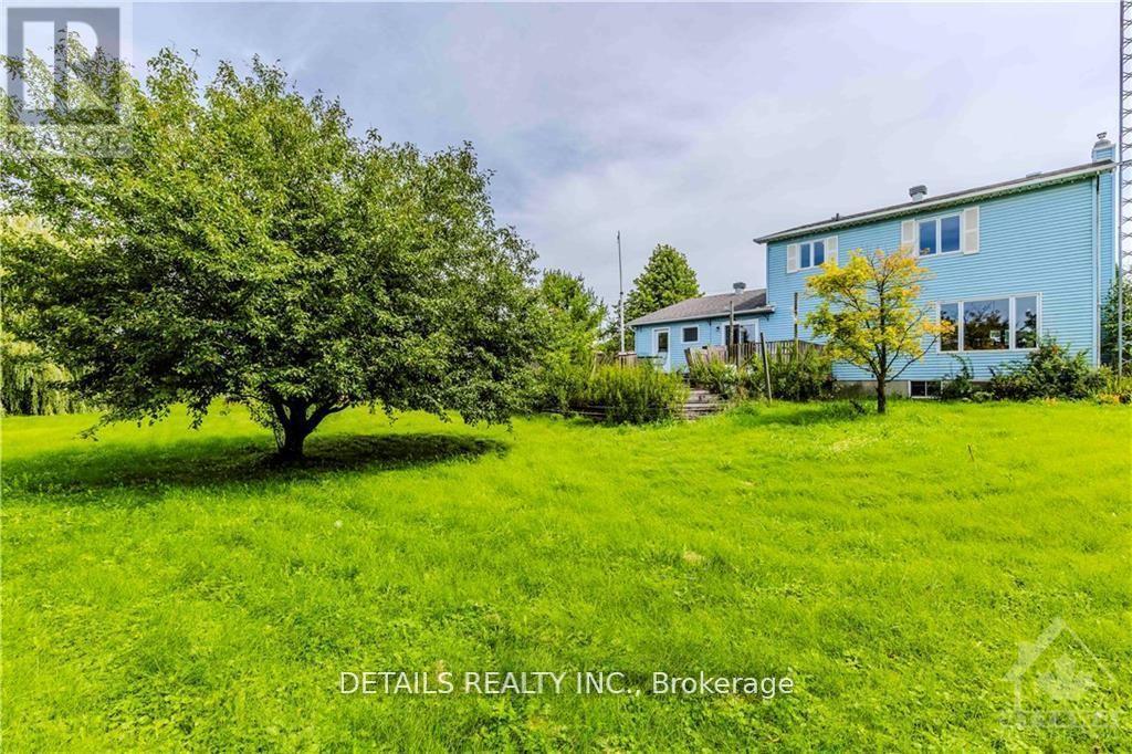 












1361 RTE 500 ROUTE

,
Russell,




Ontario
K0A1W0

