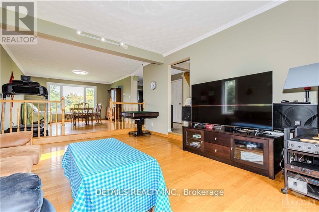 












1361 RTE 500 ROUTE

,
Russell,




Ontario
K0A1W0

