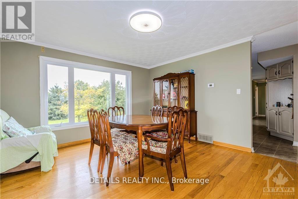 












1361 RTE 500 ROUTE

,
Russell,




Ontario
K0A1W0


