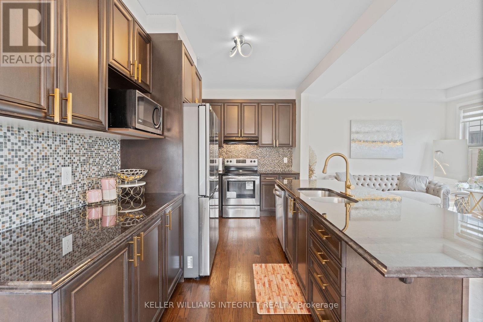 












52 OXALIS CRESCENT

,
Ottawa,




Ontario
K2V0J6

