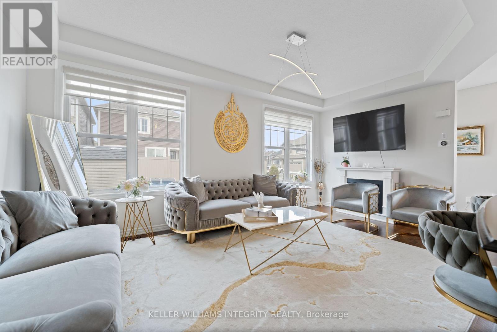 












52 OXALIS CRESCENT

,
Ottawa,




Ontario
K2V0J6

