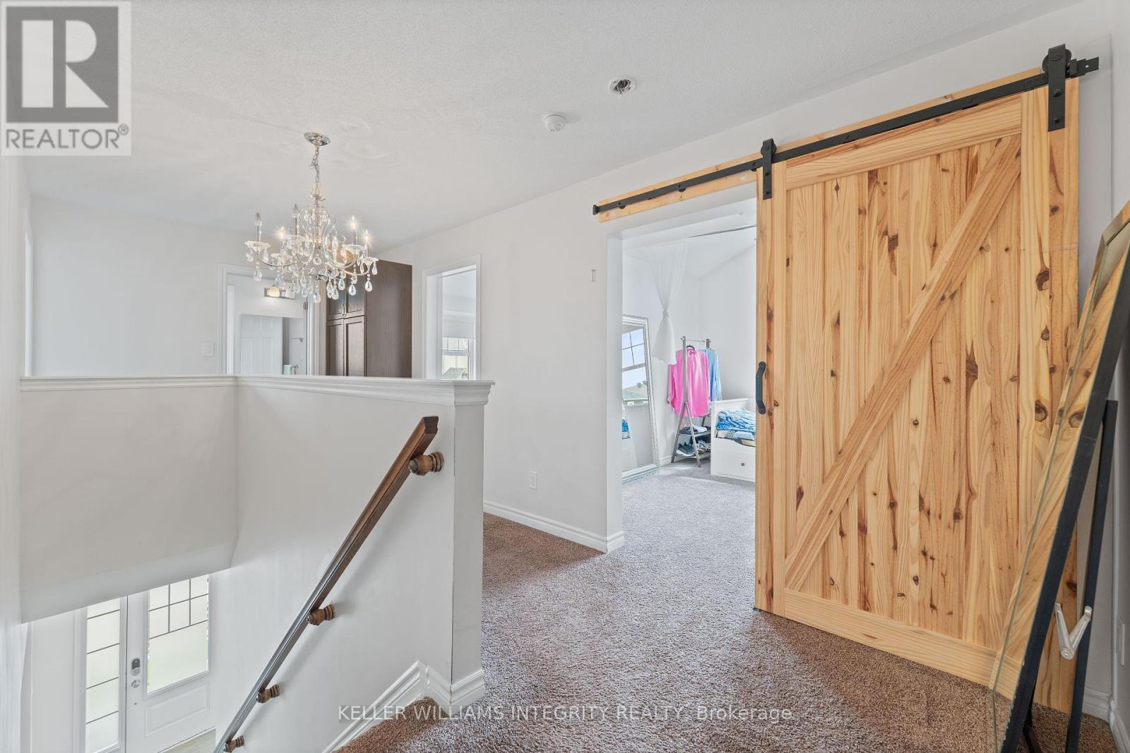 












52 OXALIS CRESCENT

,
Ottawa,




Ontario
K2V0J6


