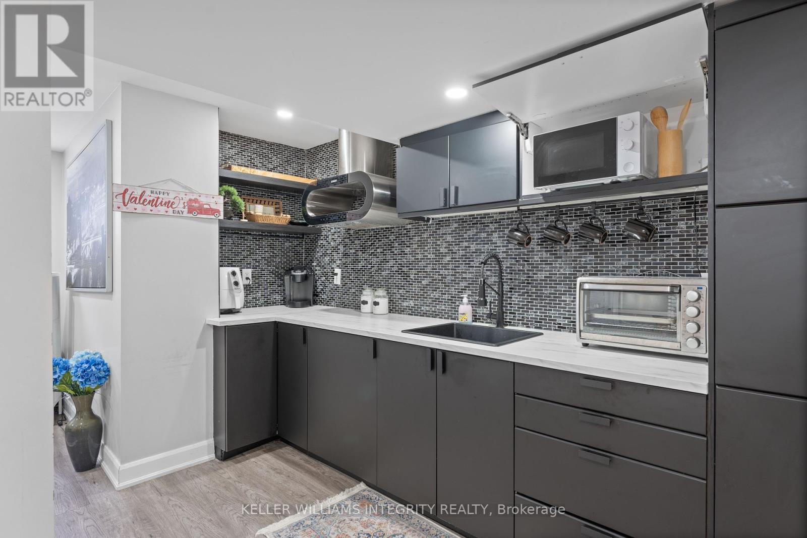 












52 OXALIS CRESCENT

,
Ottawa,




Ontario
K2V0J6

