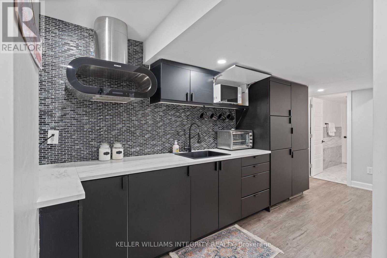 












52 OXALIS CRESCENT

,
Ottawa,




Ontario
K2V0J6

