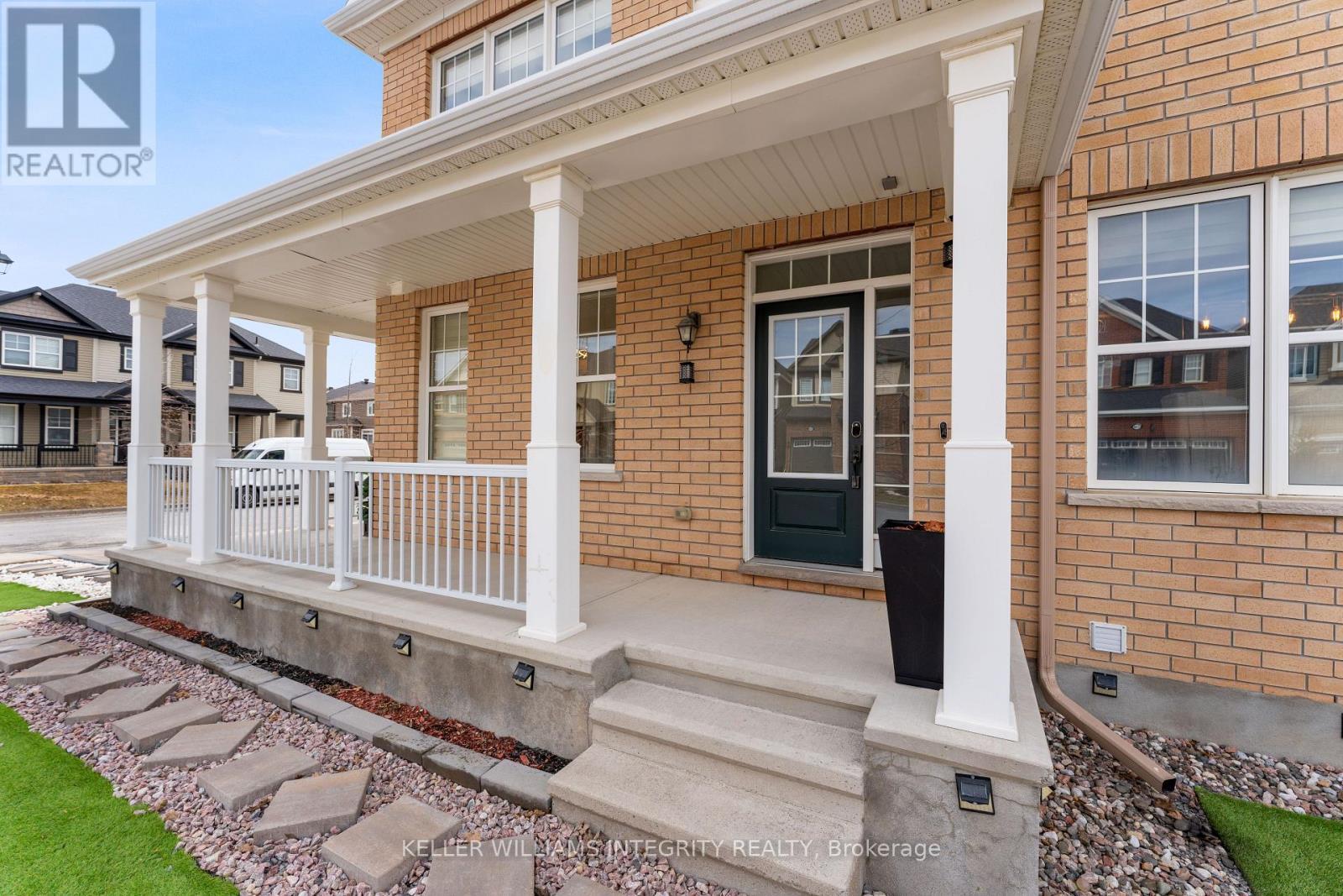 












52 OXALIS CRESCENT

,
Ottawa,




Ontario
K2V0J6

