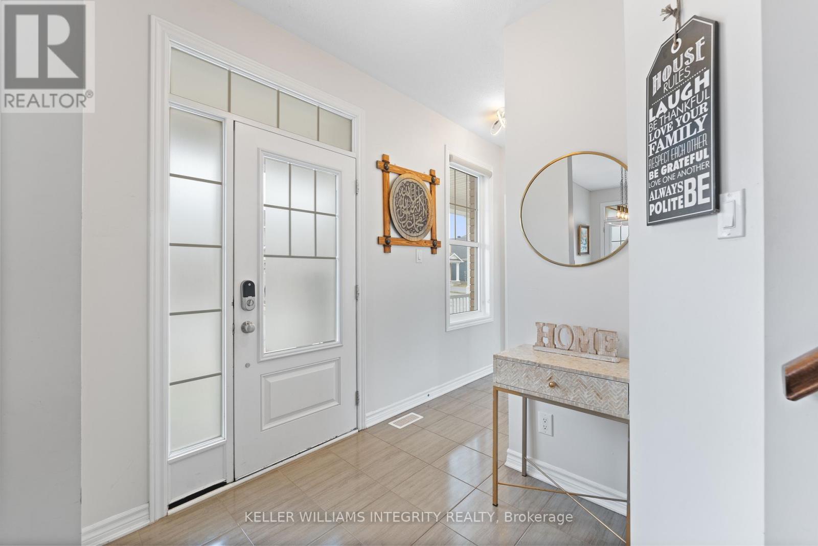 












52 OXALIS CRESCENT

,
Ottawa,




Ontario
K2V0J6

