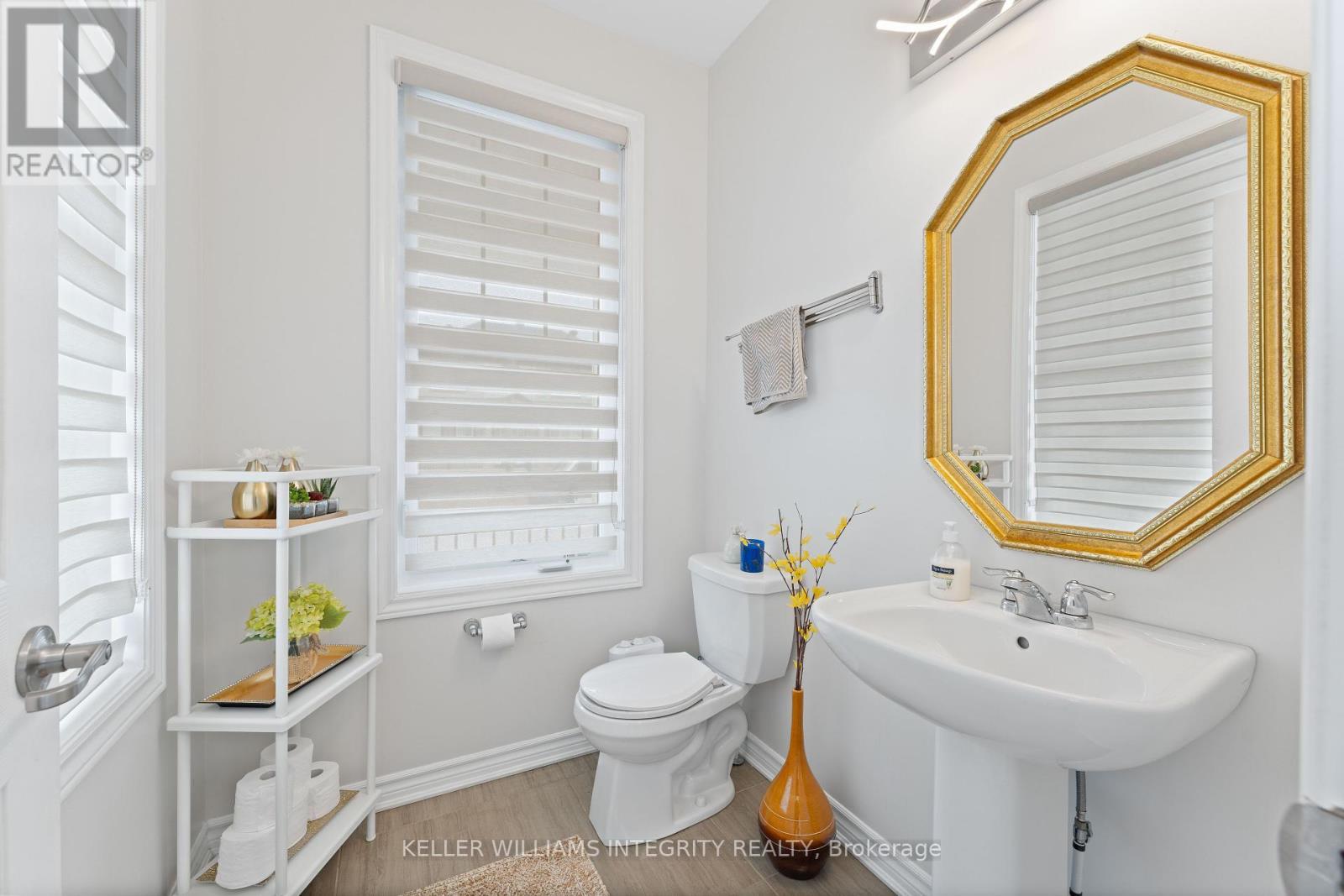 












52 OXALIS CRESCENT

,
Ottawa,




Ontario
K2V0J6

