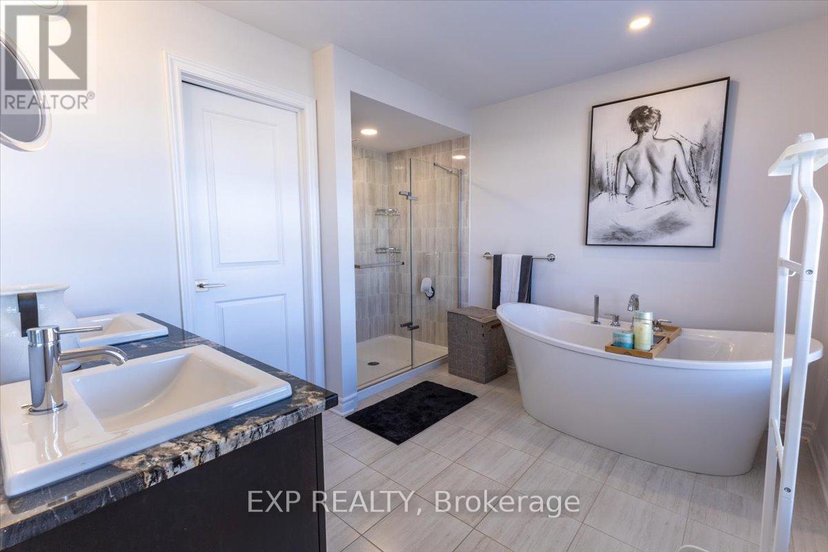 












23 ANGEL HEIGHTS

,
Ottawa,




Ontario
K2S2N2

