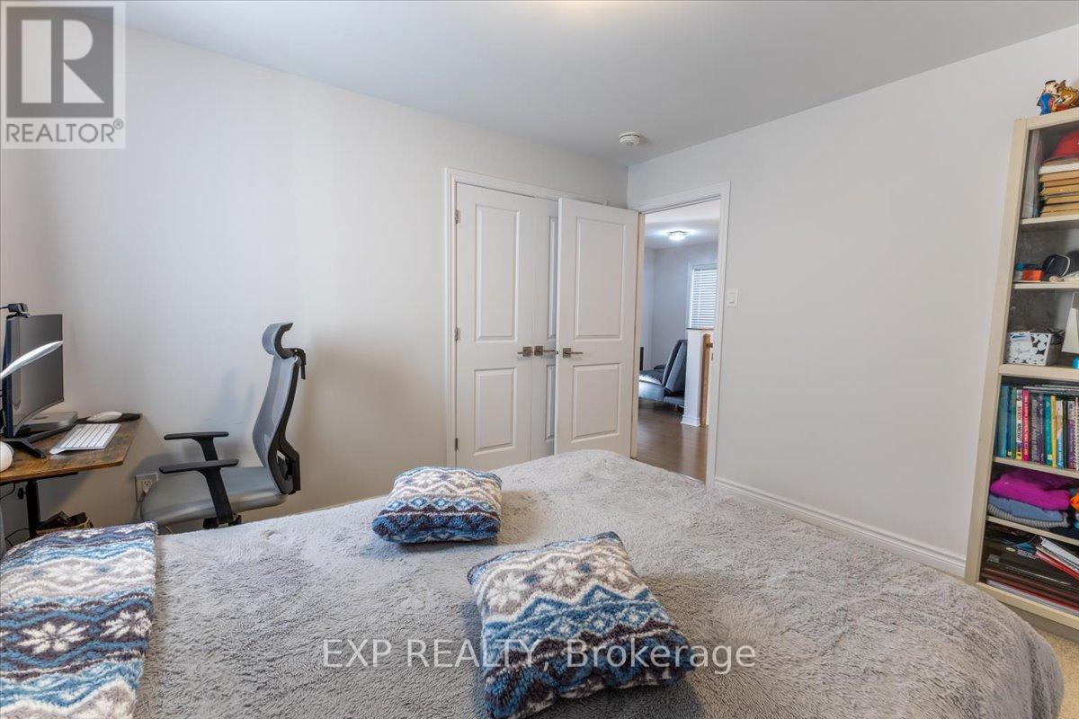 












23 ANGEL HEIGHTS

,
Ottawa,




Ontario
K2S2N2

