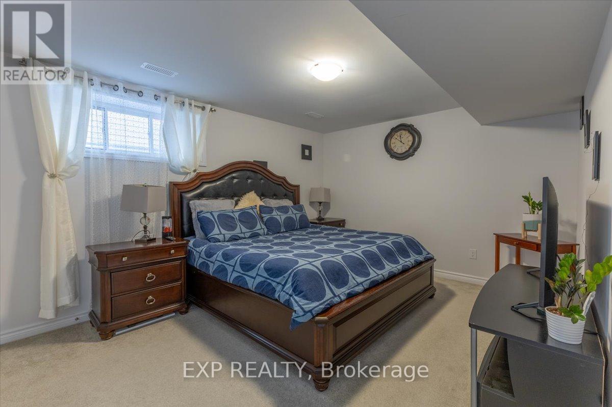 












23 ANGEL HEIGHTS

,
Ottawa,




Ontario
K2S2N2

