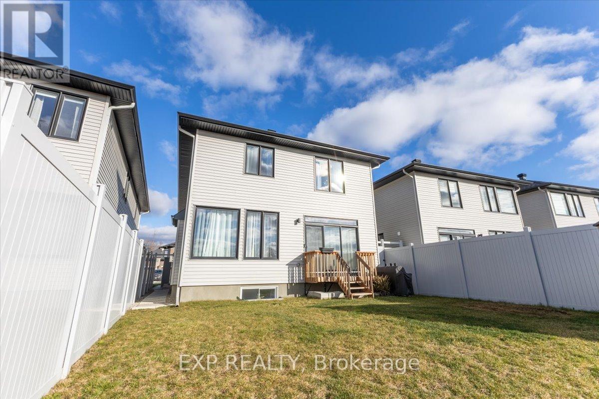 












23 ANGEL HEIGHTS

,
Ottawa,




Ontario
K2S2N2

