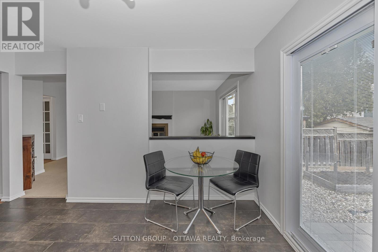 












6586 DES MERLES LANE

,
Ottawa,




Ontario
K1C6P3

