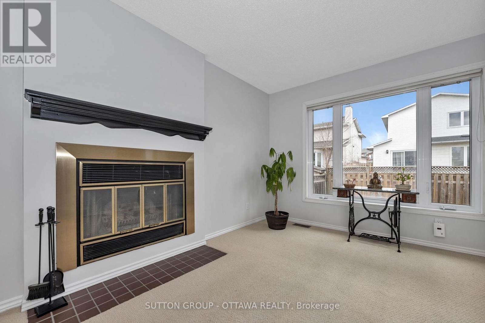 












6586 DES MERLES LANE

,
Ottawa,




Ontario
K1C6P3

