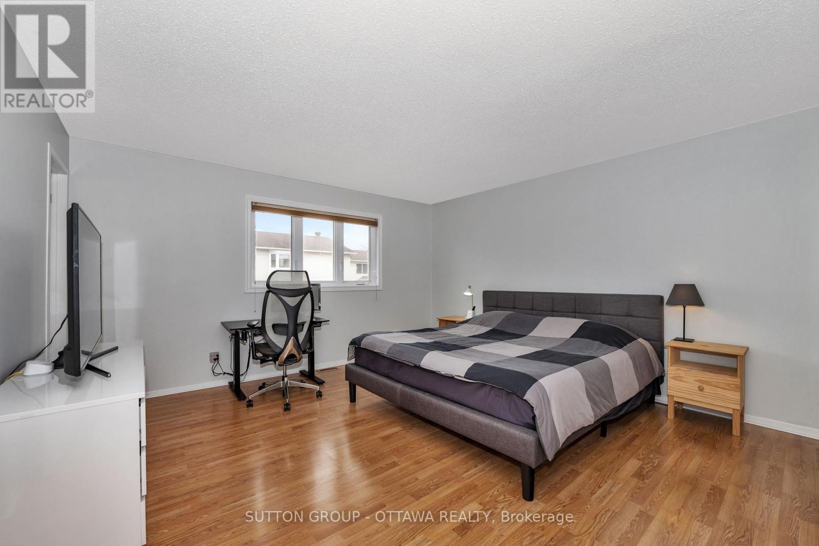 












6586 DES MERLES LANE

,
Ottawa,




Ontario
K1C6P3


