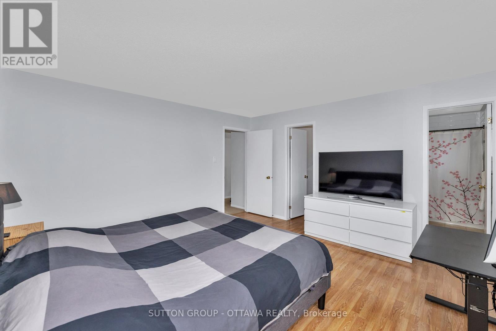












6586 DES MERLES LANE

,
Ottawa,




Ontario
K1C6P3

